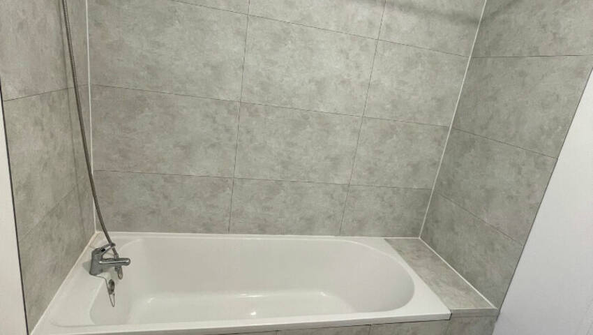 57651863f - Attribut alt par défaut.