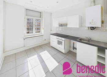 11885324b - Attribut alt par défaut.