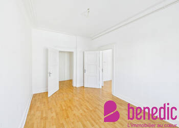 11885324b - Attribut alt par défaut.