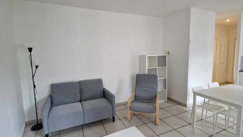 57877734a - Attribut alt par défaut.