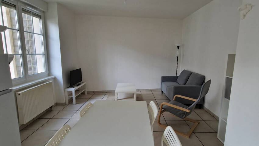 57877734b - Attribut alt par défaut.