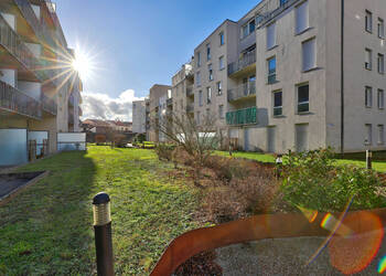 56071688c - Attribut alt par défaut.