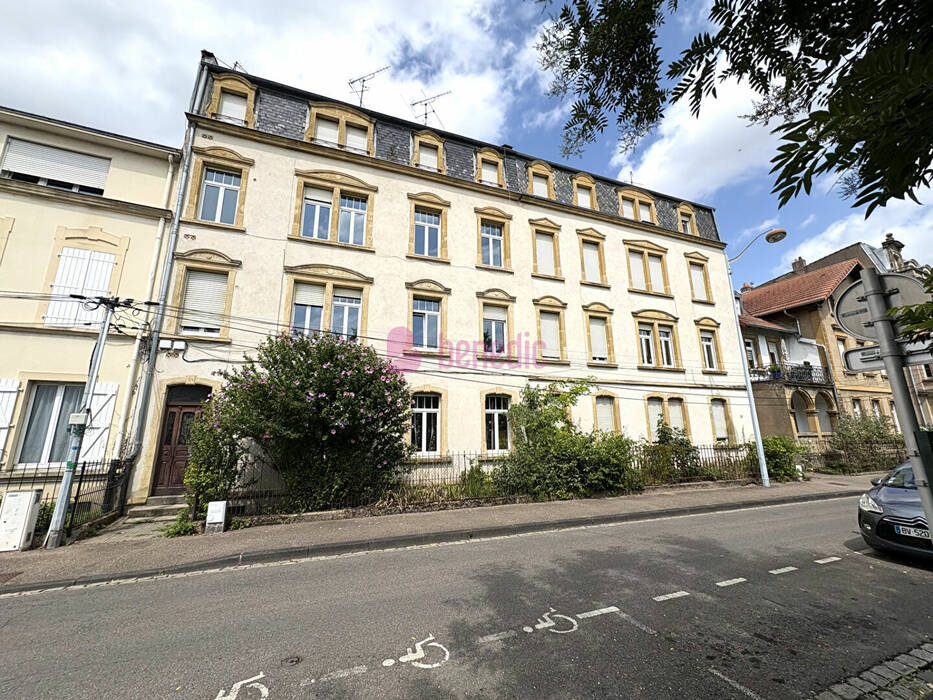 57771361c - Attribut alt par défaut.