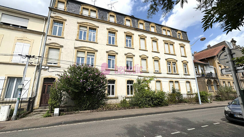 57771361c - Attribut alt par défaut.