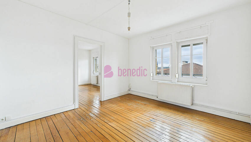 57771361k - Attribut alt par défaut.