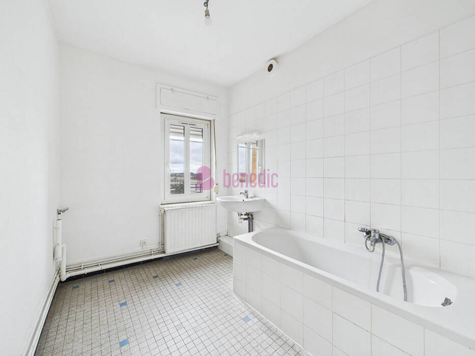 57771361m - Attribut alt par défaut.