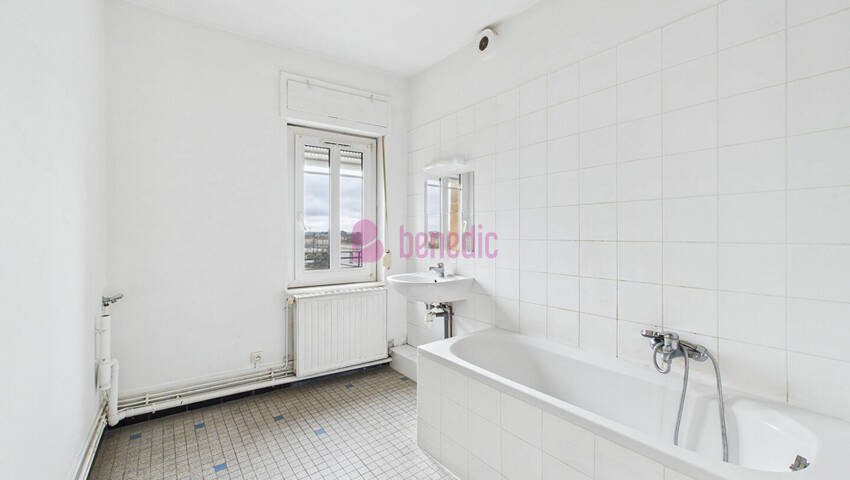 57771361m - Attribut alt par défaut.