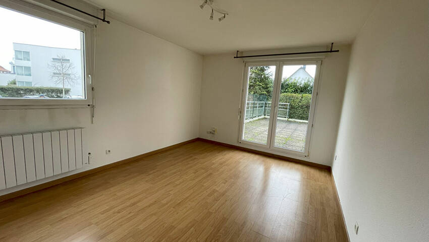 57835461a - Attribut alt par défaut.