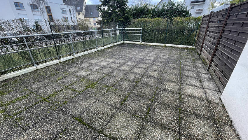 57835461b - Attribut alt par défaut.