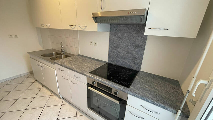 57835461c - Attribut alt par défaut.