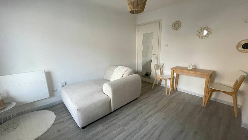 57945269b - Attribut alt par défaut.