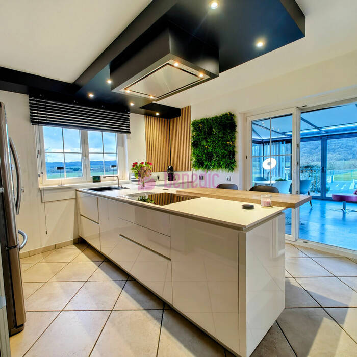 57947661f - Attribut alt par défaut.