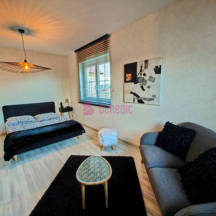 57947661l - Attribut alt par défaut.