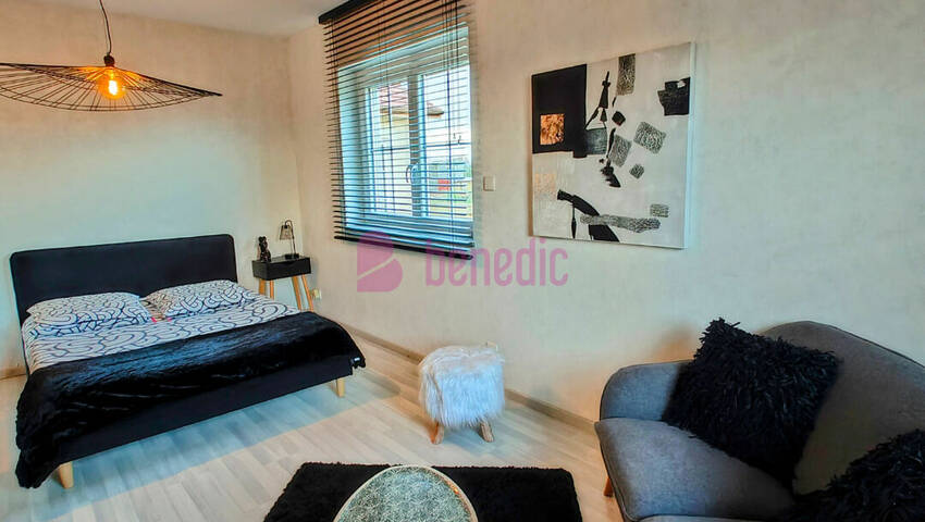 57947661l - Attribut alt par défaut.