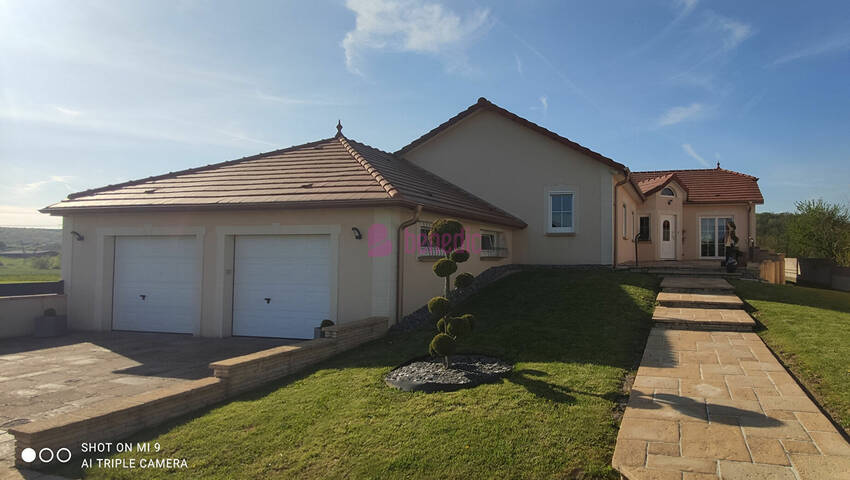 57947661c - Attribut alt par défaut.