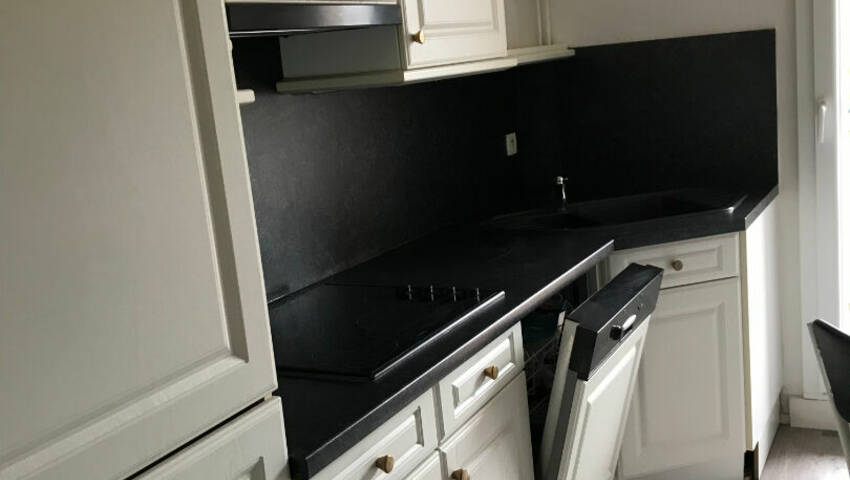 57960963a - Attribut alt par défaut.