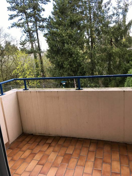 57960963b - Attribut alt par défaut.