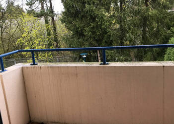 57960963b - Attribut alt par défaut.