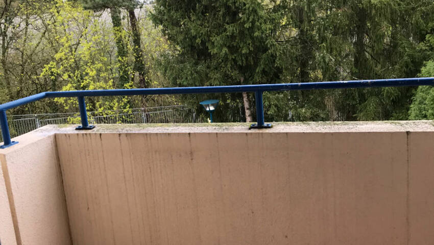 57960963b - Attribut alt par défaut.