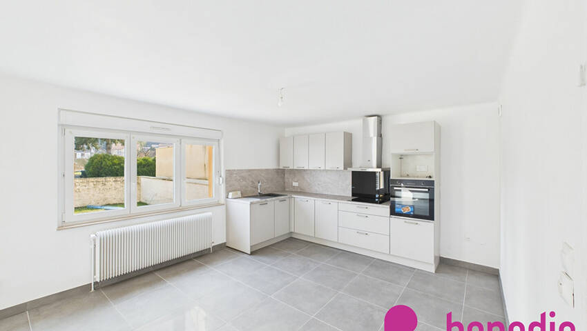 57880377a - Attribut alt par défaut.