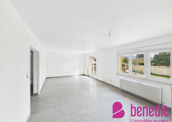 57880377b - Attribut alt par défaut.