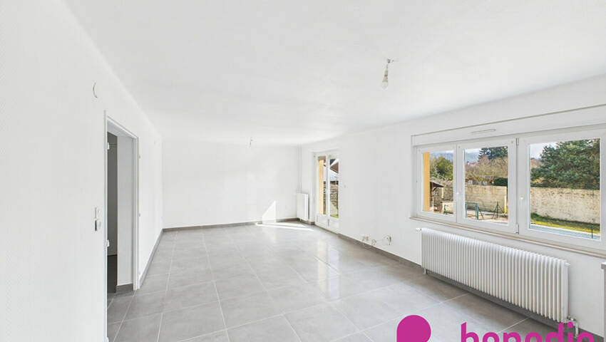 57880377b - Attribut alt par défaut.