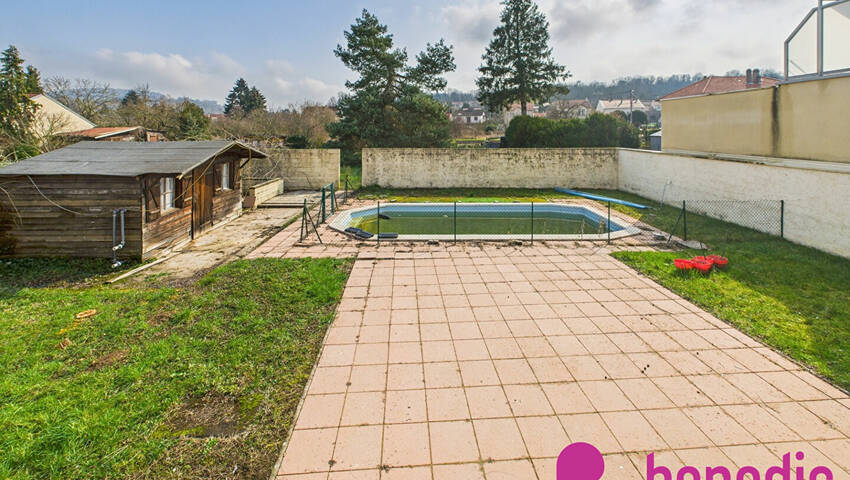 57880377m - Attribut alt par défaut.