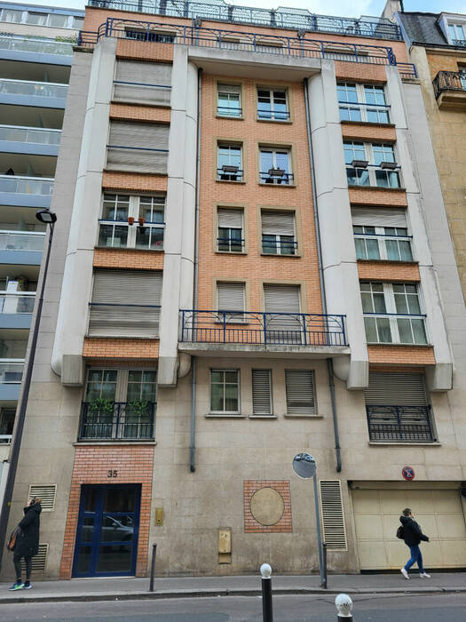 57968695b - Attribut alt par défaut.
