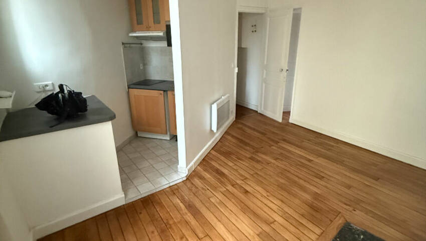 58056399b - Attribut alt par défaut.