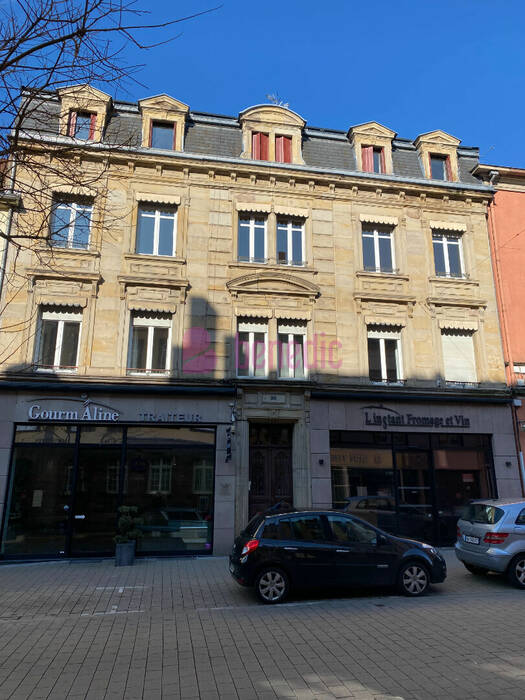 58067816b - Attribut alt par défaut.