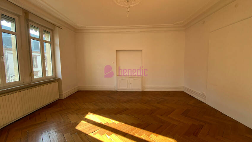 58067816d - Attribut alt par défaut.