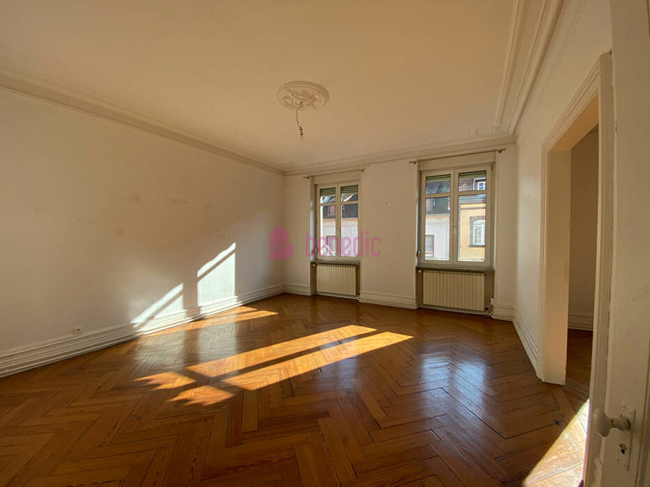 58067816f - Attribut alt par défaut.