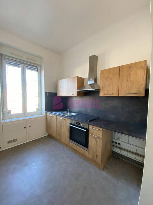 58067816g - Attribut alt par défaut.