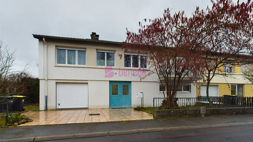57258129b - Attribut alt par défaut.