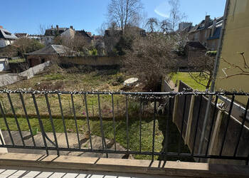 34353704b - Attribut alt par défaut.