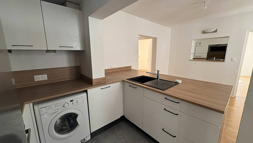 58116206c - Attribut alt par défaut.