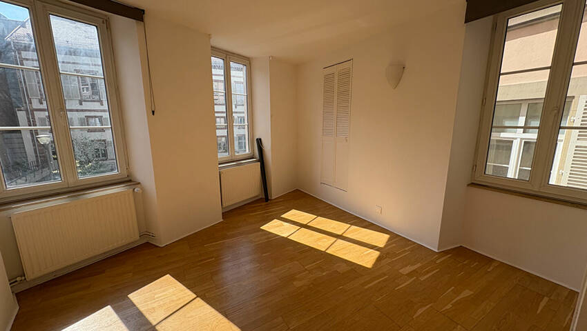 58116206e - Attribut alt par défaut.