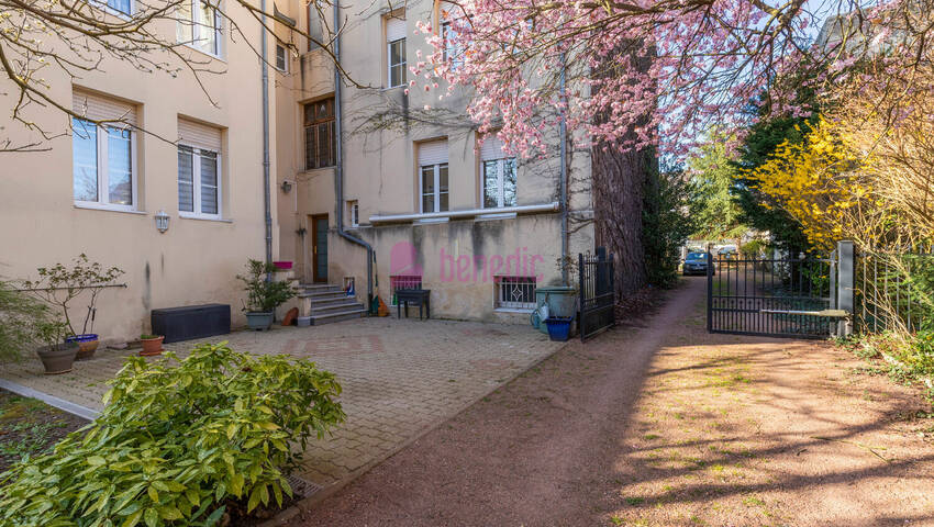 57960253d - Attribut alt par défaut.