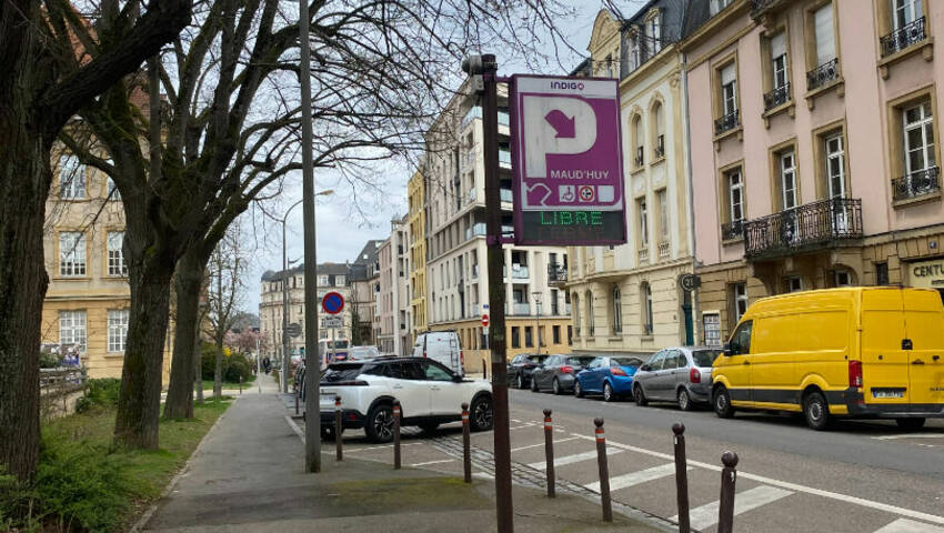 58214388c - Attribut alt par défaut.