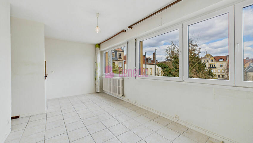 58213455f - Attribut alt par défaut.