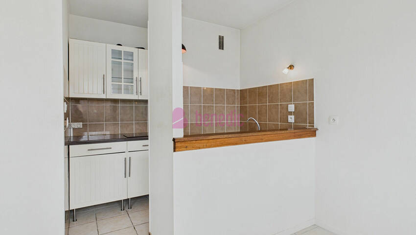 58213455g - Attribut alt par défaut.