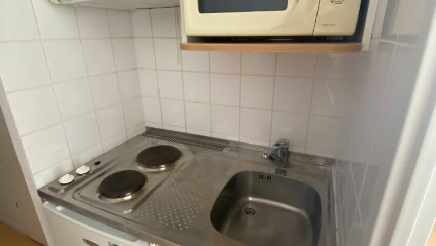 58222330c - Attribut alt par défaut.