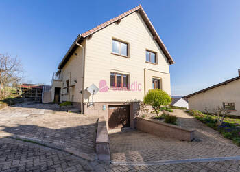 58246778c - Attribut alt par défaut.