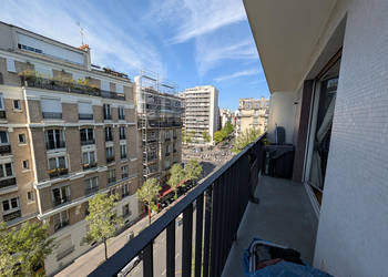 58214005b - Attribut alt par défaut.