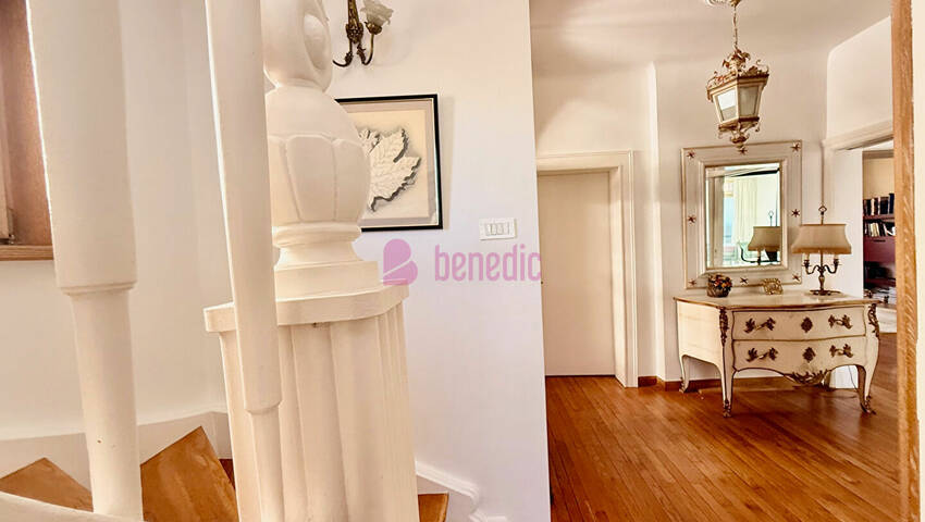 58165268a - Attribut alt par défaut.