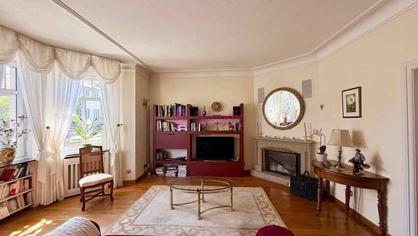 58165268e - Attribut alt par défaut.