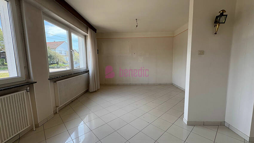 58257786b - Attribut alt par défaut.