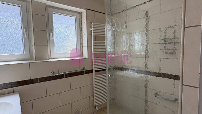 58257786f - Attribut alt par défaut.