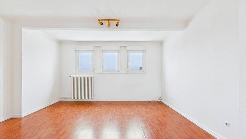 58263370b - Attribut alt par défaut.