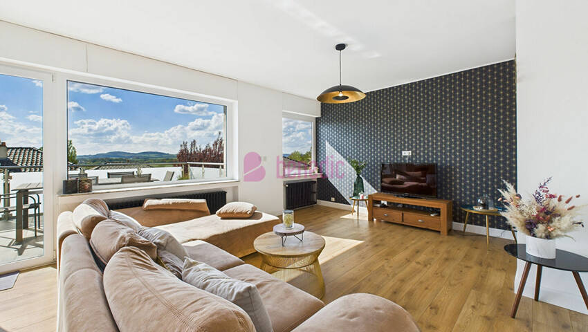 58037527b - Attribut alt par défaut.